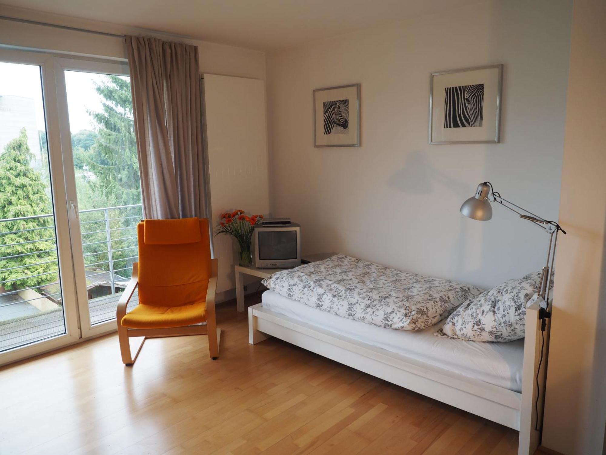 B8 - Just A Private Accommodation デュッセルドルフ エクステリア 写真