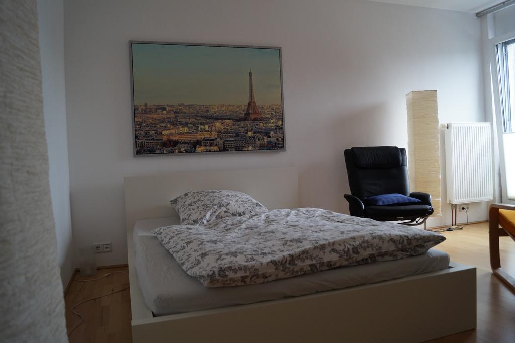 B8 - Just A Private Accommodation デュッセルドルフ エクステリア 写真