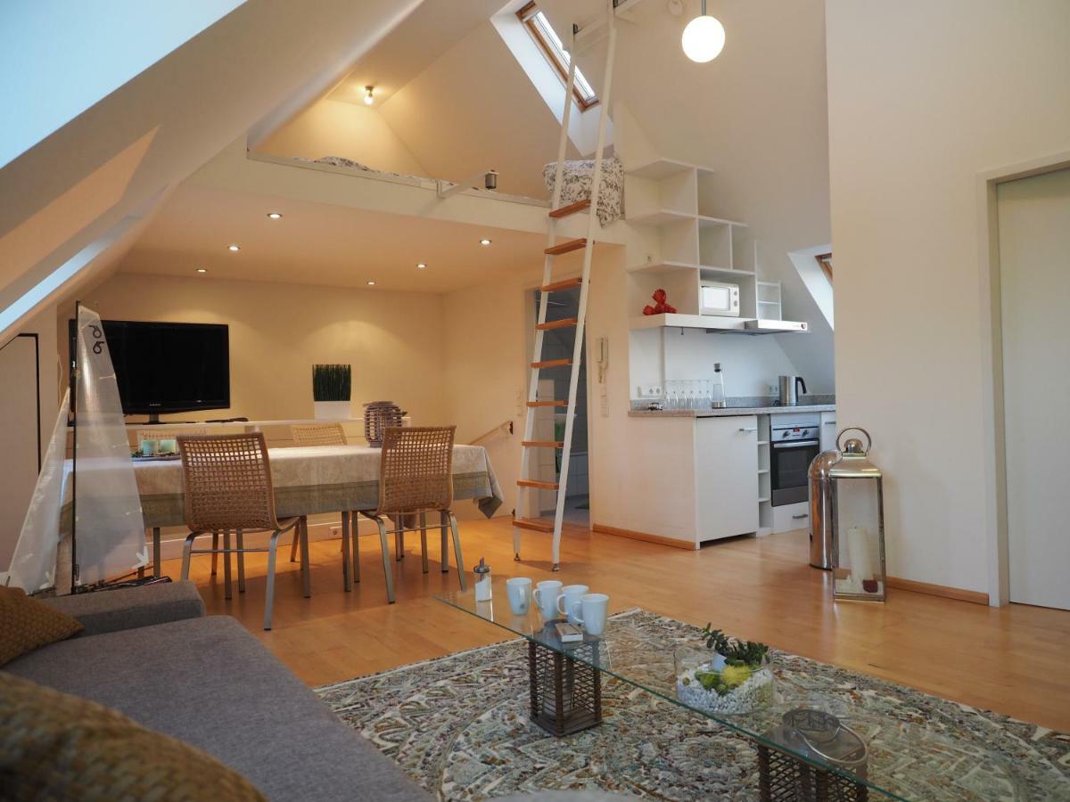 B8 - Just A Private Accommodation デュッセルドルフ エクステリア 写真