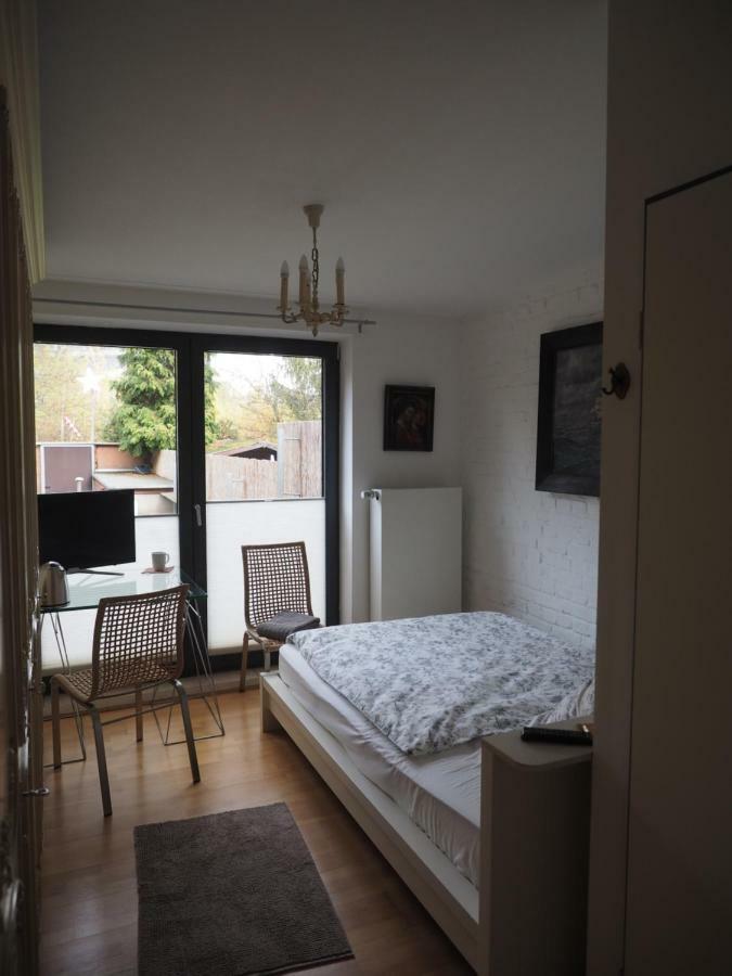 B8 - Just A Private Accommodation デュッセルドルフ エクステリア 写真