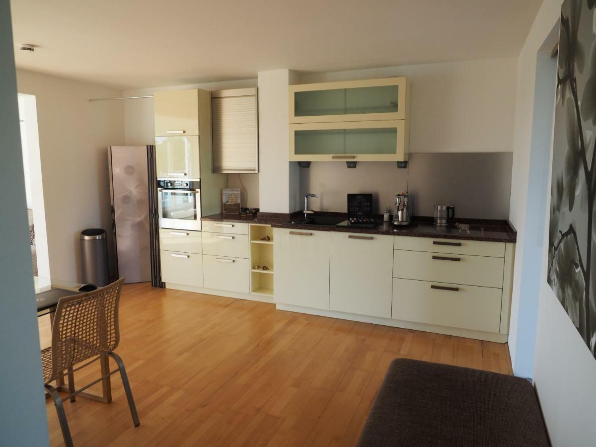 B8 - Just A Private Accommodation デュッセルドルフ エクステリア 写真