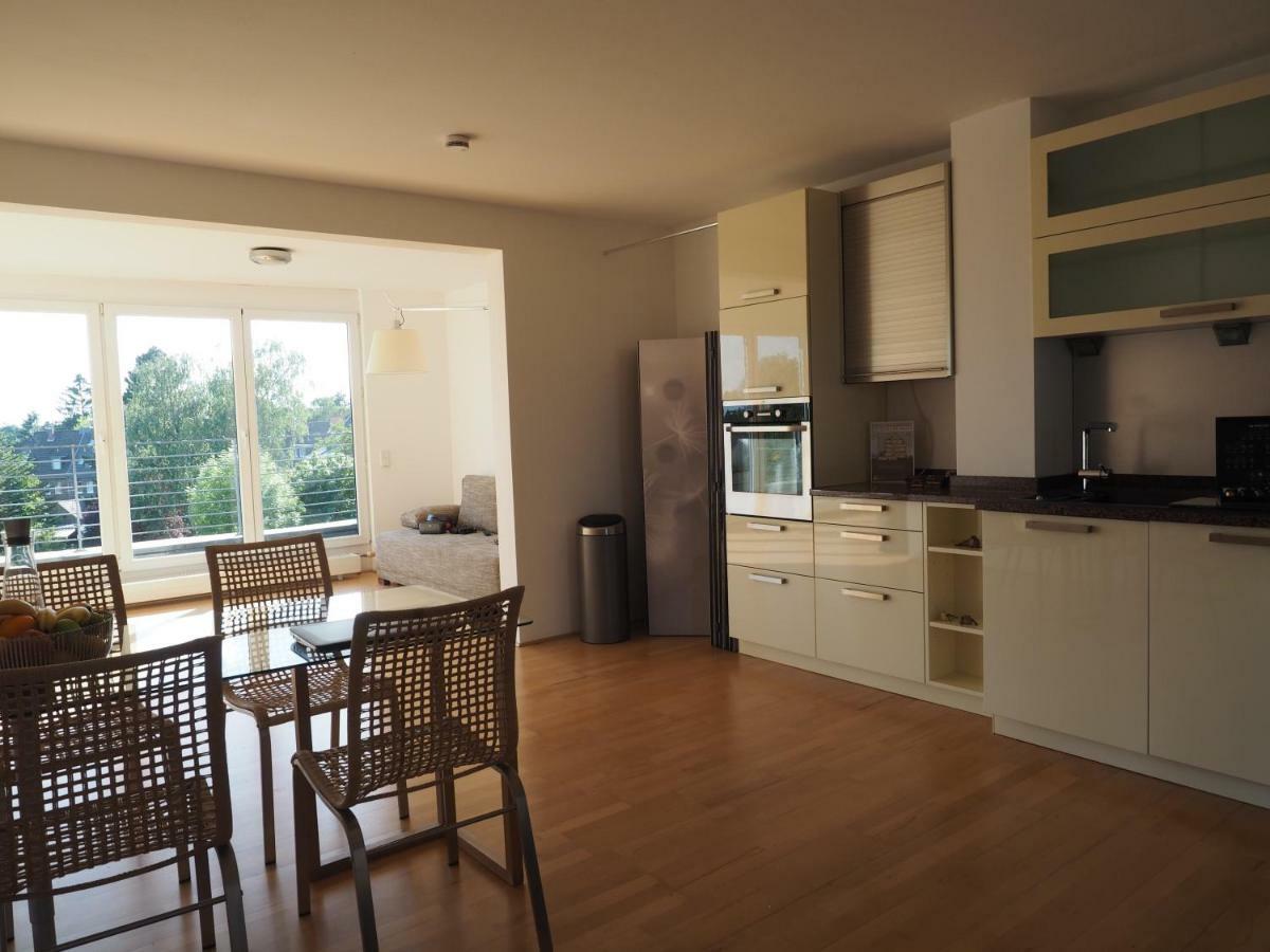 B8 - Just A Private Accommodation デュッセルドルフ エクステリア 写真