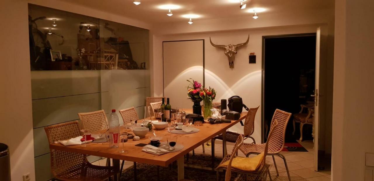 B8 - Just A Private Accommodation デュッセルドルフ エクステリア 写真