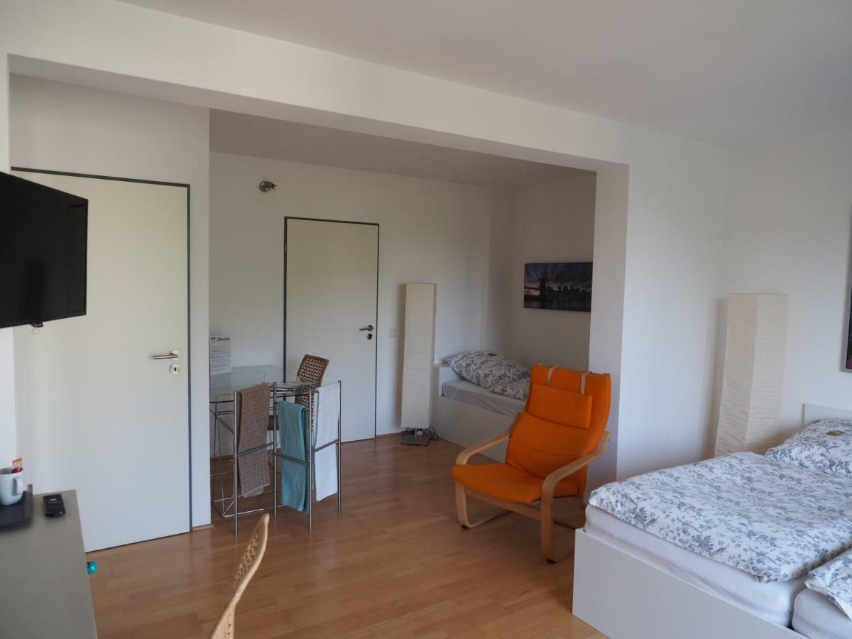 B8 - Just A Private Accommodation デュッセルドルフ エクステリア 写真