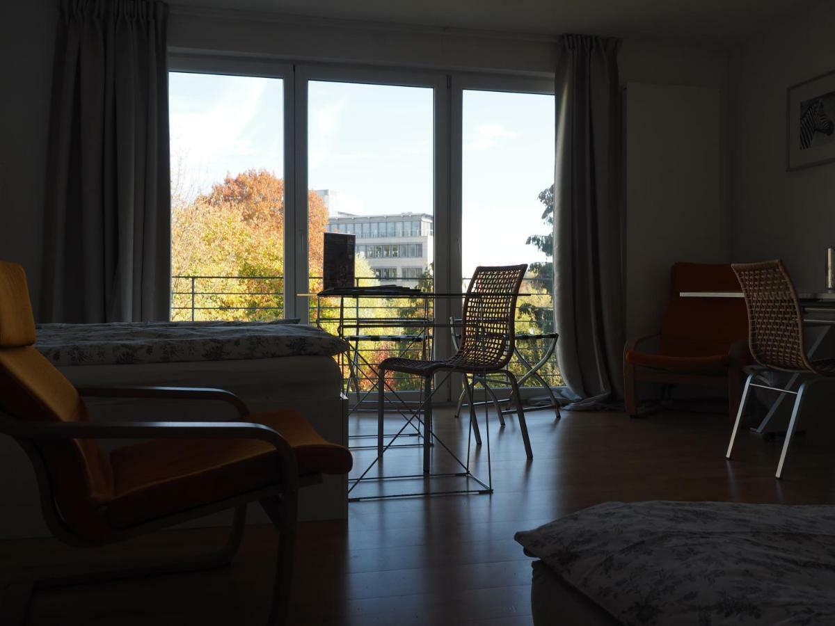 B8 - Just A Private Accommodation デュッセルドルフ エクステリア 写真
