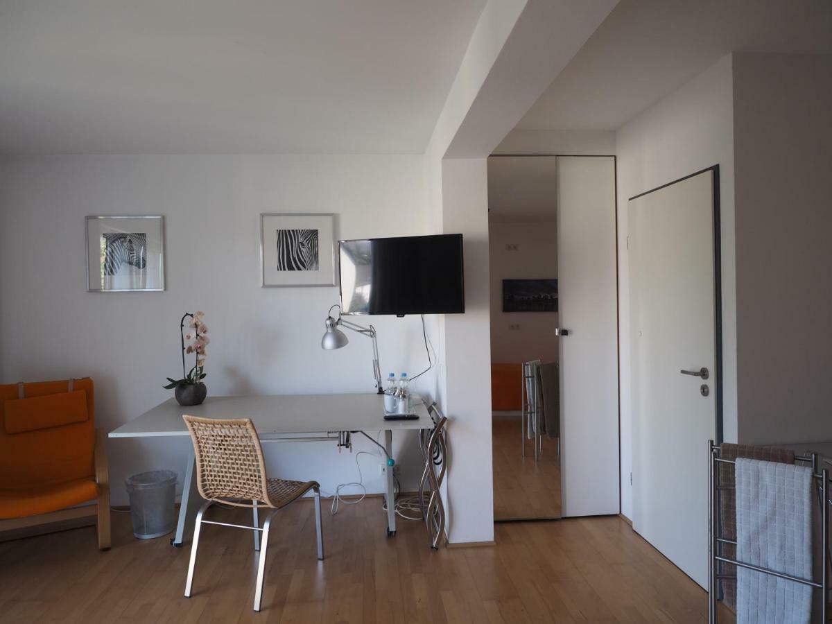 B8 - Just A Private Accommodation デュッセルドルフ エクステリア 写真