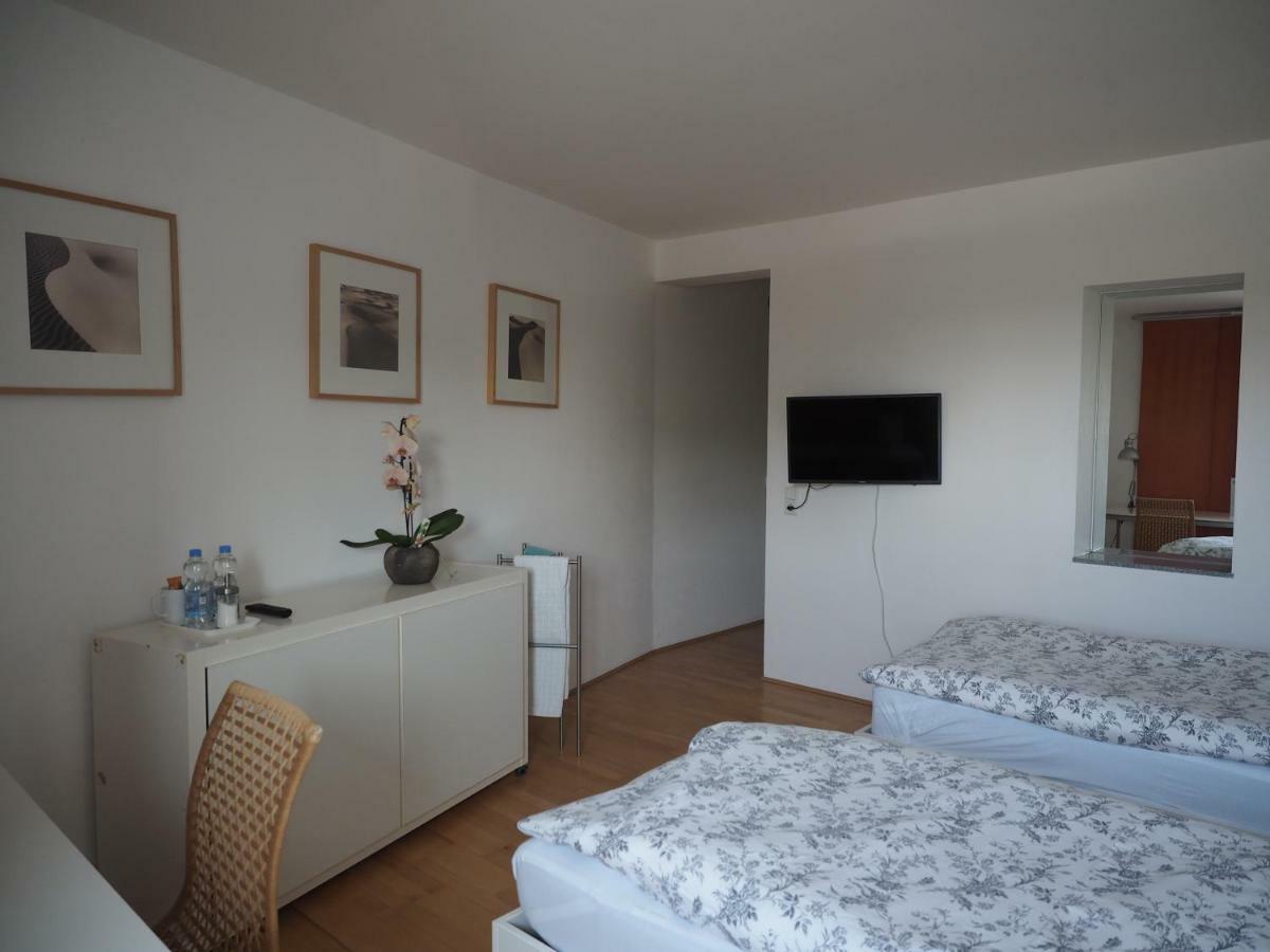 B8 - Just A Private Accommodation デュッセルドルフ エクステリア 写真