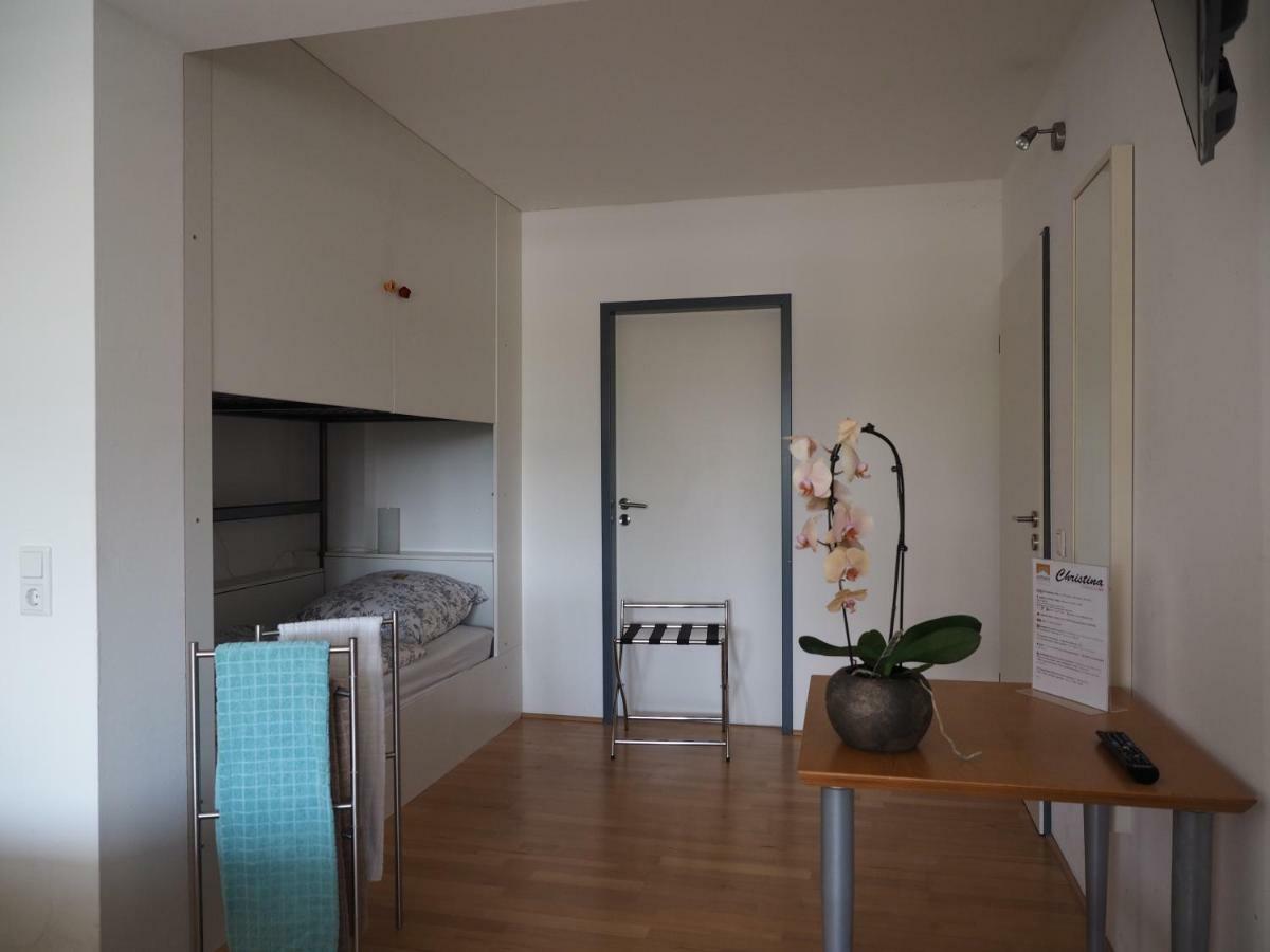 B8 - Just A Private Accommodation デュッセルドルフ エクステリア 写真