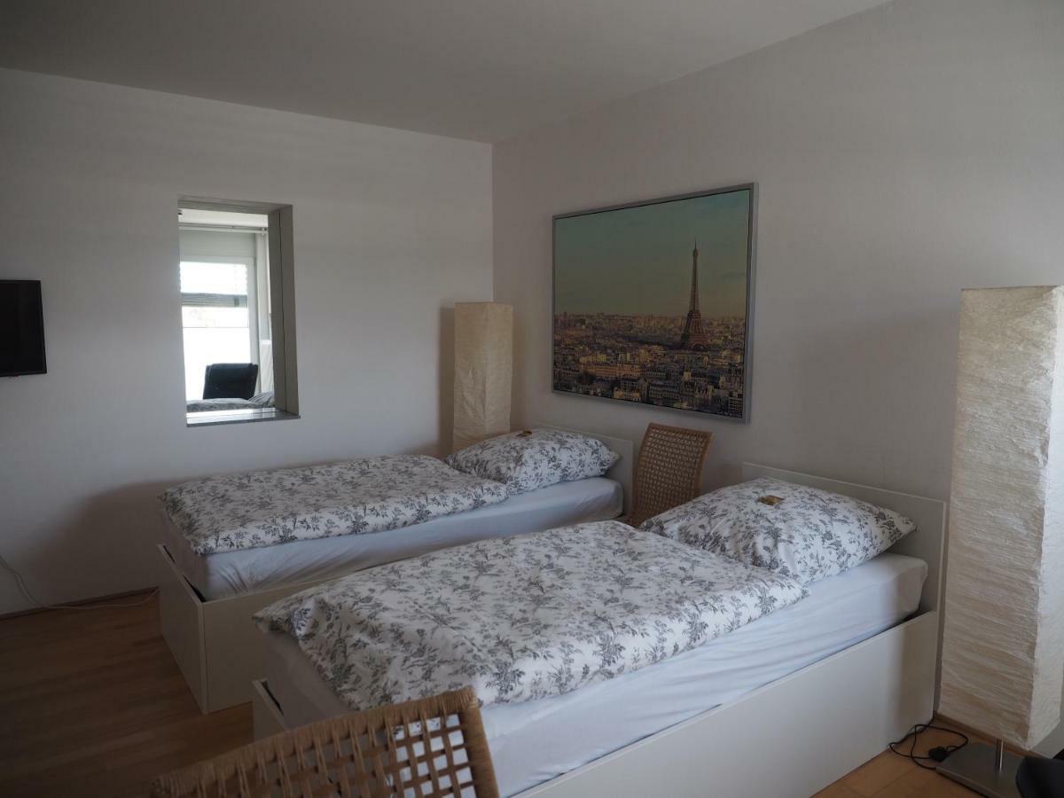B8 - Just A Private Accommodation デュッセルドルフ エクステリア 写真