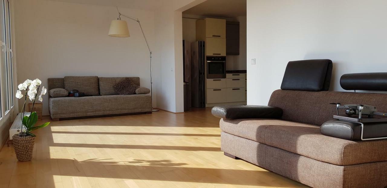 B8 - Just A Private Accommodation デュッセルドルフ エクステリア 写真
